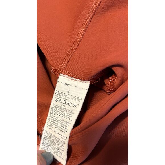 Old Navy Women's Elevate Go-Dry Cropped Leggings in Cherry Birch Size Large EUC - Picture 6 of 7